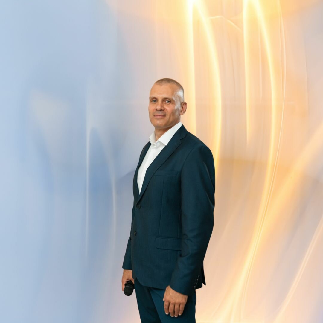 людей, человек, директора, белоусов, ведущий праздников
