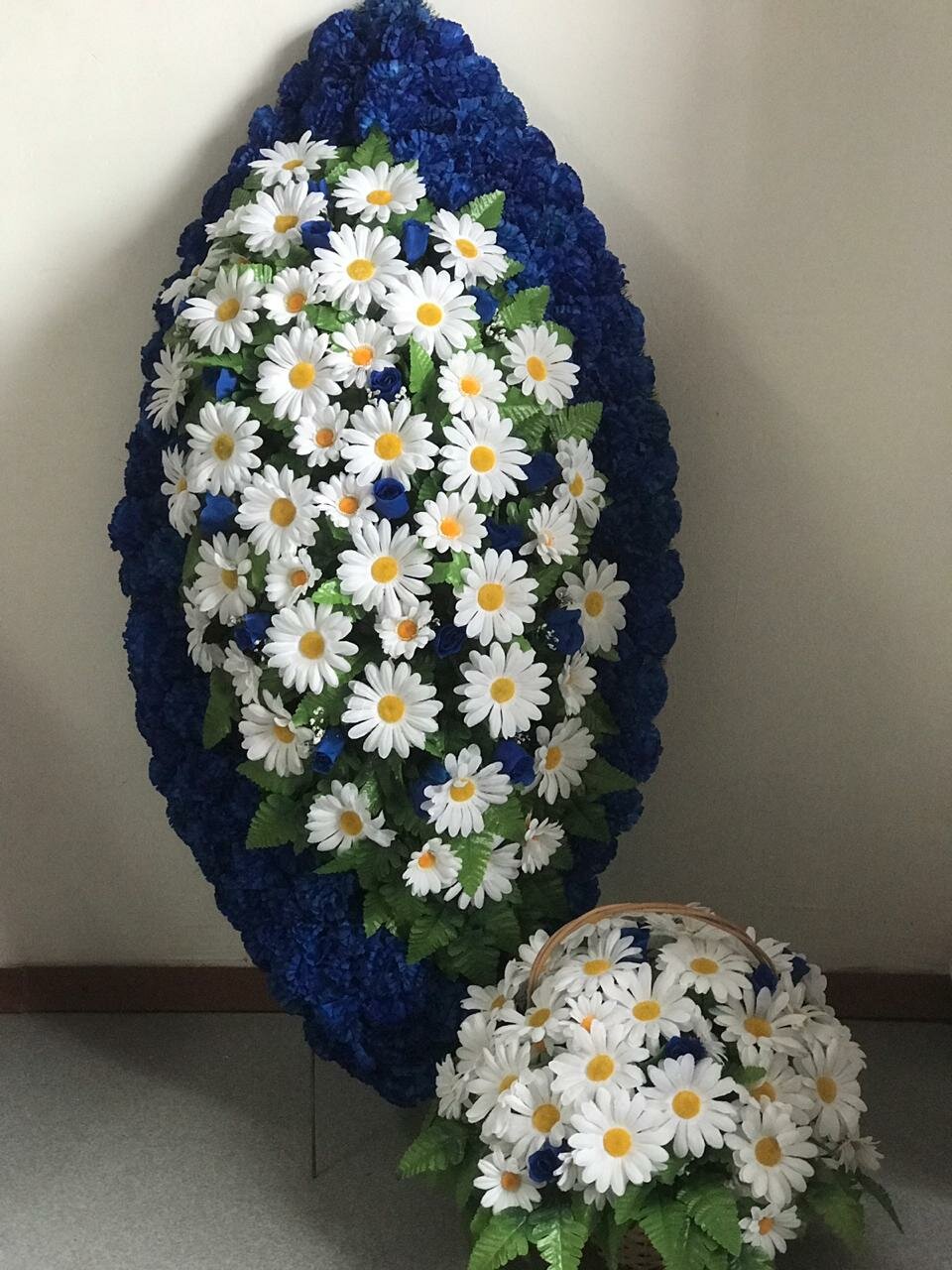 ритуальные венки 1м 30, ритуальные венки с ромашками, ритуальные венки маленькие, феникс ритуальные венки смоленская, венки ритуальные эксклюзивные феникс смоленск