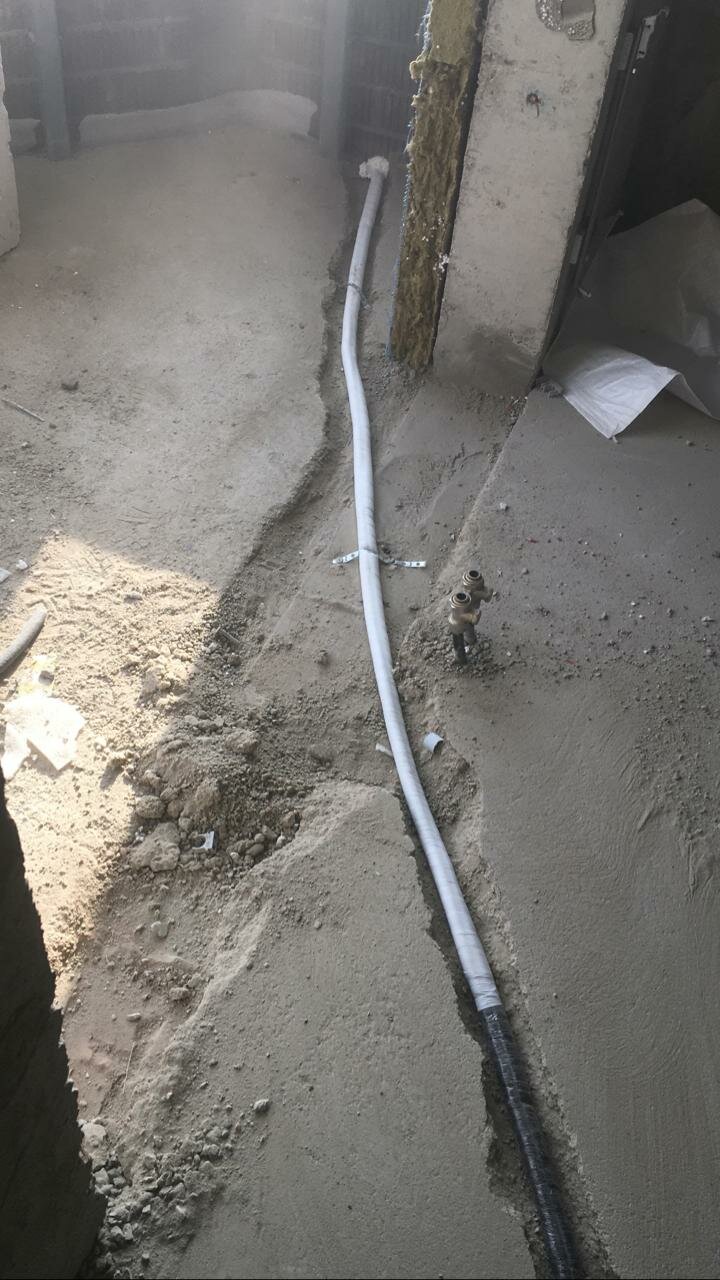 водопровод под стяжкой, прокладка водопровода в полах по грунту, стяжка пола, глубинный грунтовый дренаж, дренажная и ливневая труба