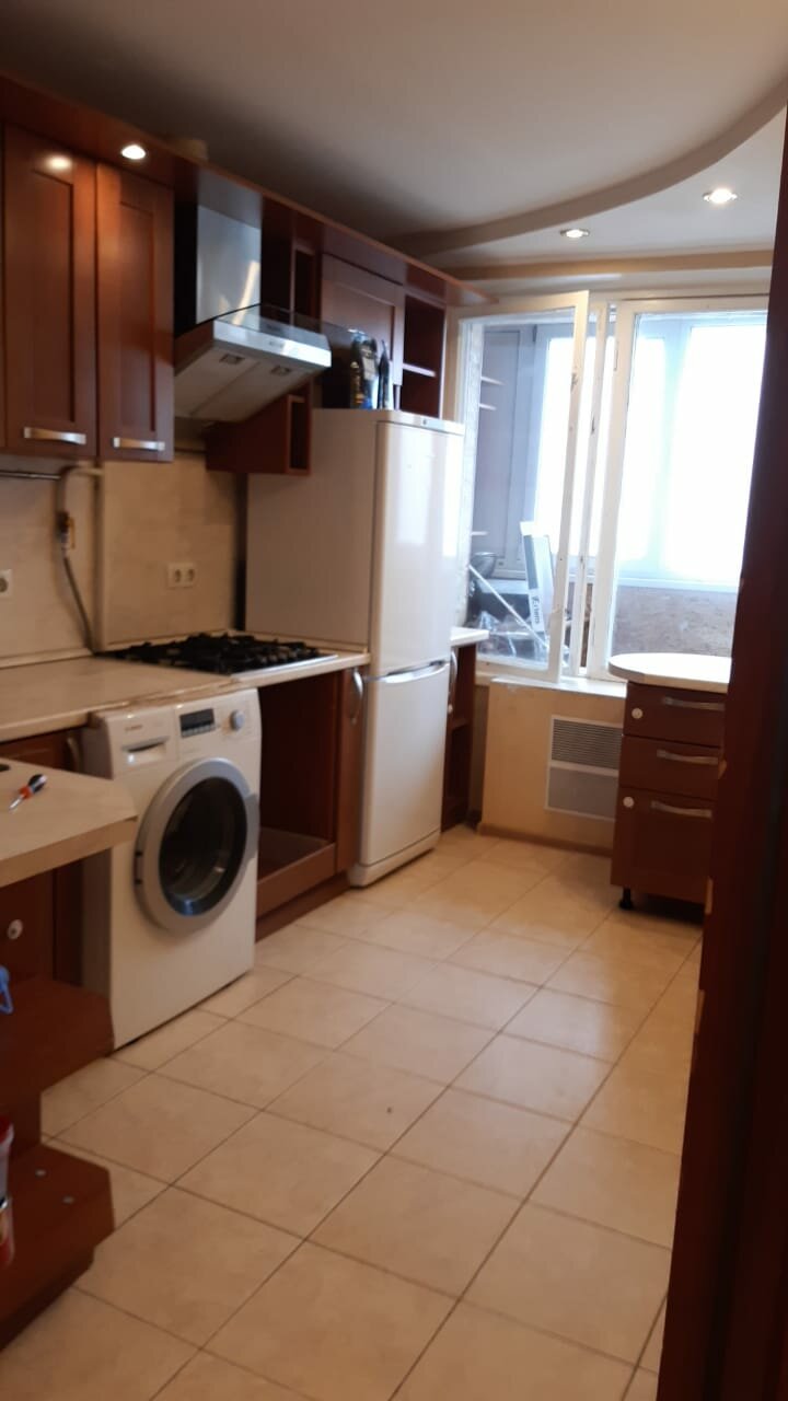 квартира, дизайн кухни 6 м2, угловая кухня со стиральной машиной, квартира-студия, измайловский переулок 14 самара