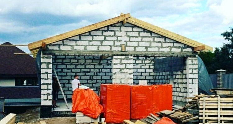 стройка гаража из пеноблоков, гараж из газобетона, постройка гаража из газосиликата, крыша для гаража из пеноблоков, гараж из пеноблоков