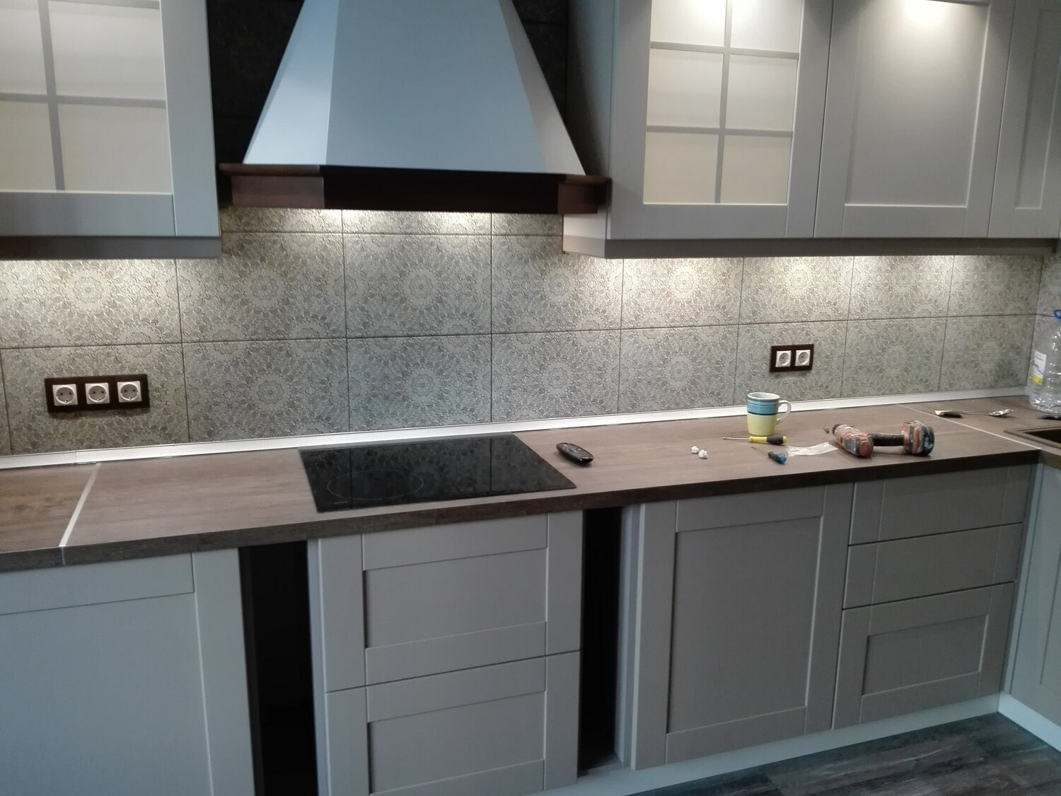 дизайн кухни, кварц noble troya, кухонный гарнитур, кухня, кухни пальмира энли