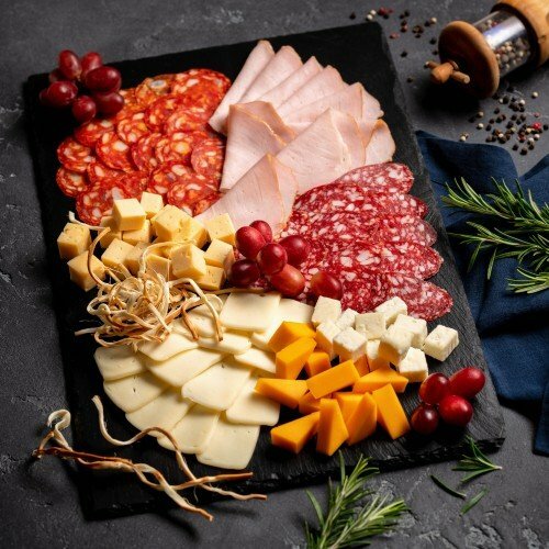 сырная тарелка, мясная гастрономия, мини сырная тарелка, закуски к вину, сырно мясная тарелка