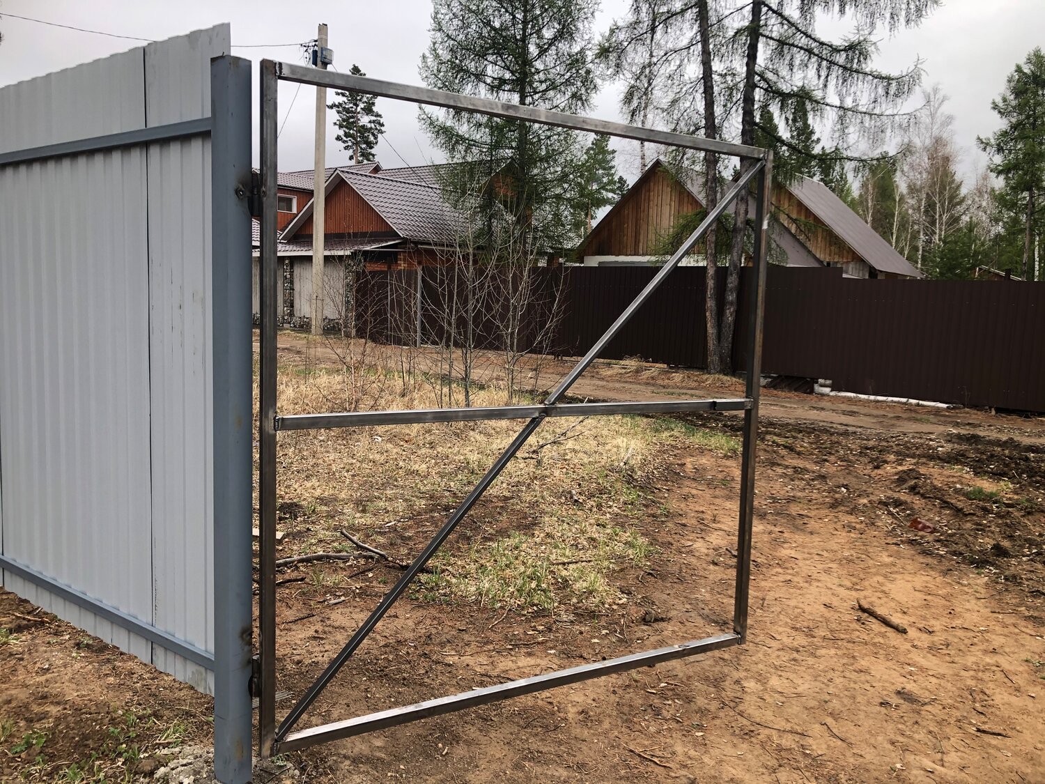 ворота распашные из профильной трубы 40 20, ворота и калитка из рабицы, каркас ворот, забор ворота калитка, ворота калитка