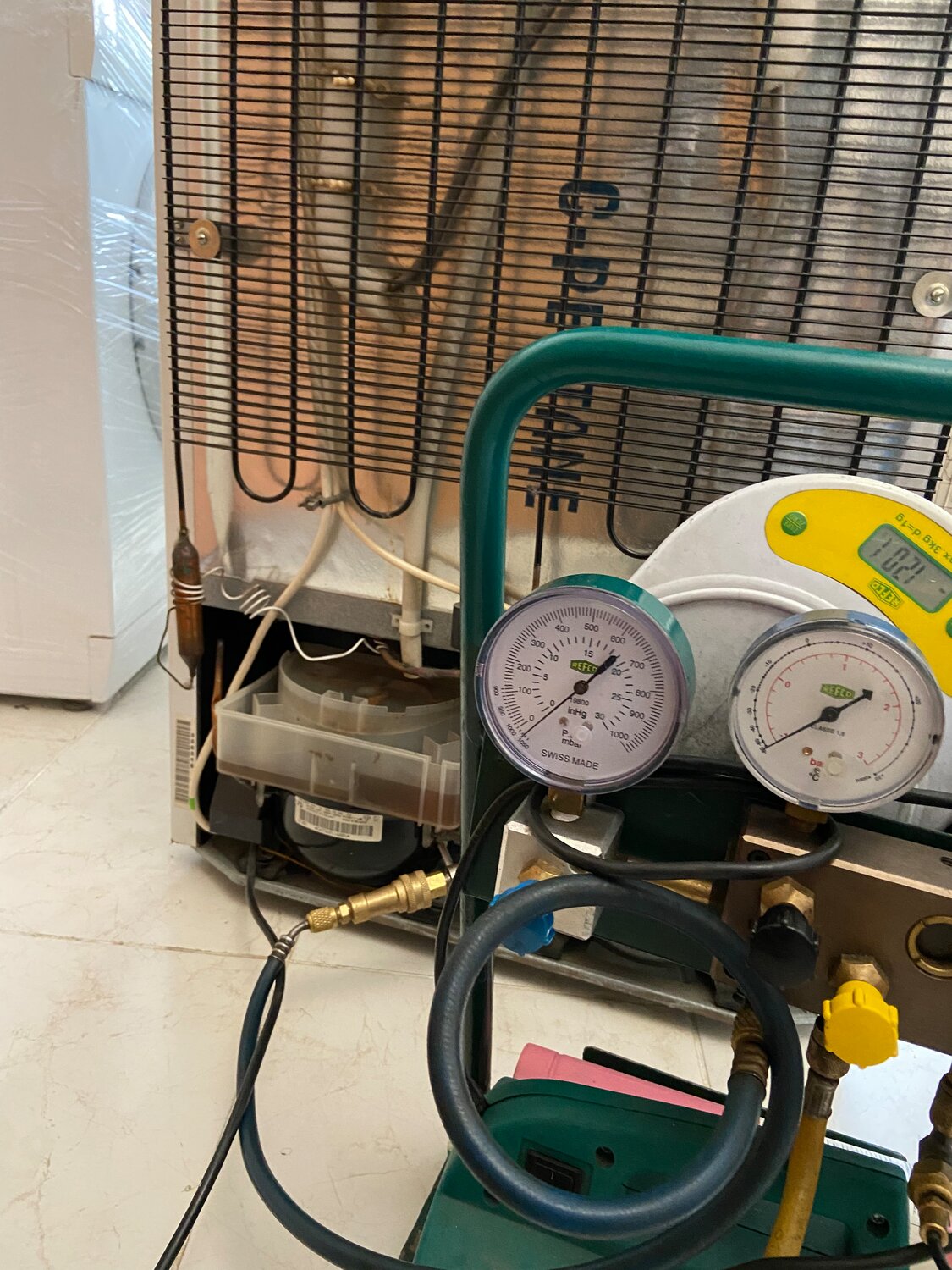 заправочная станция refco, оборудование, заправка фреоном, техника, манометр