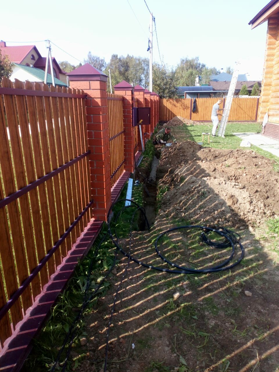 заборы для частного дома, заборы для частного, забор для загородного дома, забор из металлического штакетника, штакетник забор