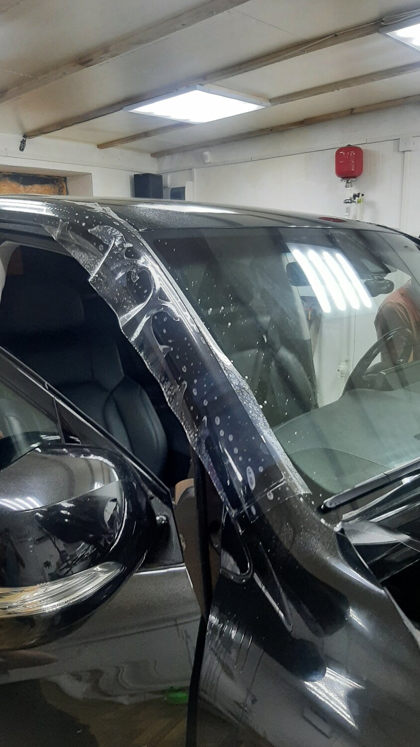 автомобиль, авто, бронированное стекло на автомобиль, дефлекторы с хромом санта фе 2, самозатемнение автостекла