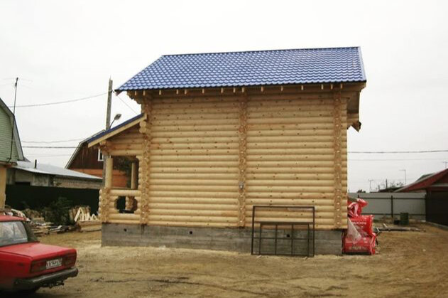 Сруб из оцилиндрованного бревна