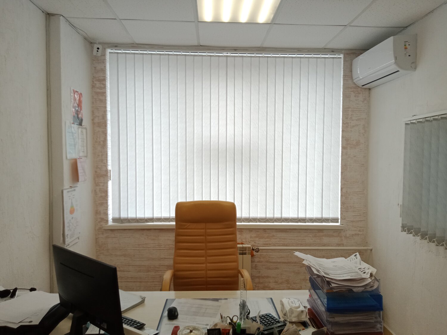 жалюзи в офис, жалюзи, жалюзи в кабинет руководителя, короткие шторы жалюзи для офиса, жалюзи в томске