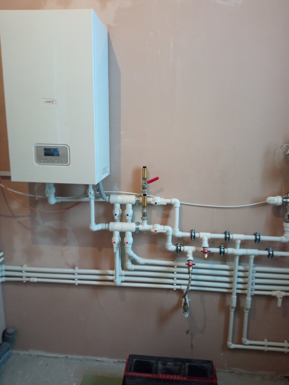 обвязка газового котла therm 28 lxa, обвязка газового котла металлопластиковыми трубами, обвязка котла нержавеющей трубой, обвязка газового двухконтурного котла отопления полипропиленом, разводка воды для котла