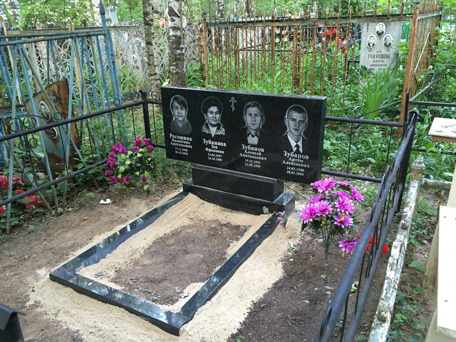 памятники, могила, дмитрий селиванов могила, памятники на могилу родителей, кладбище