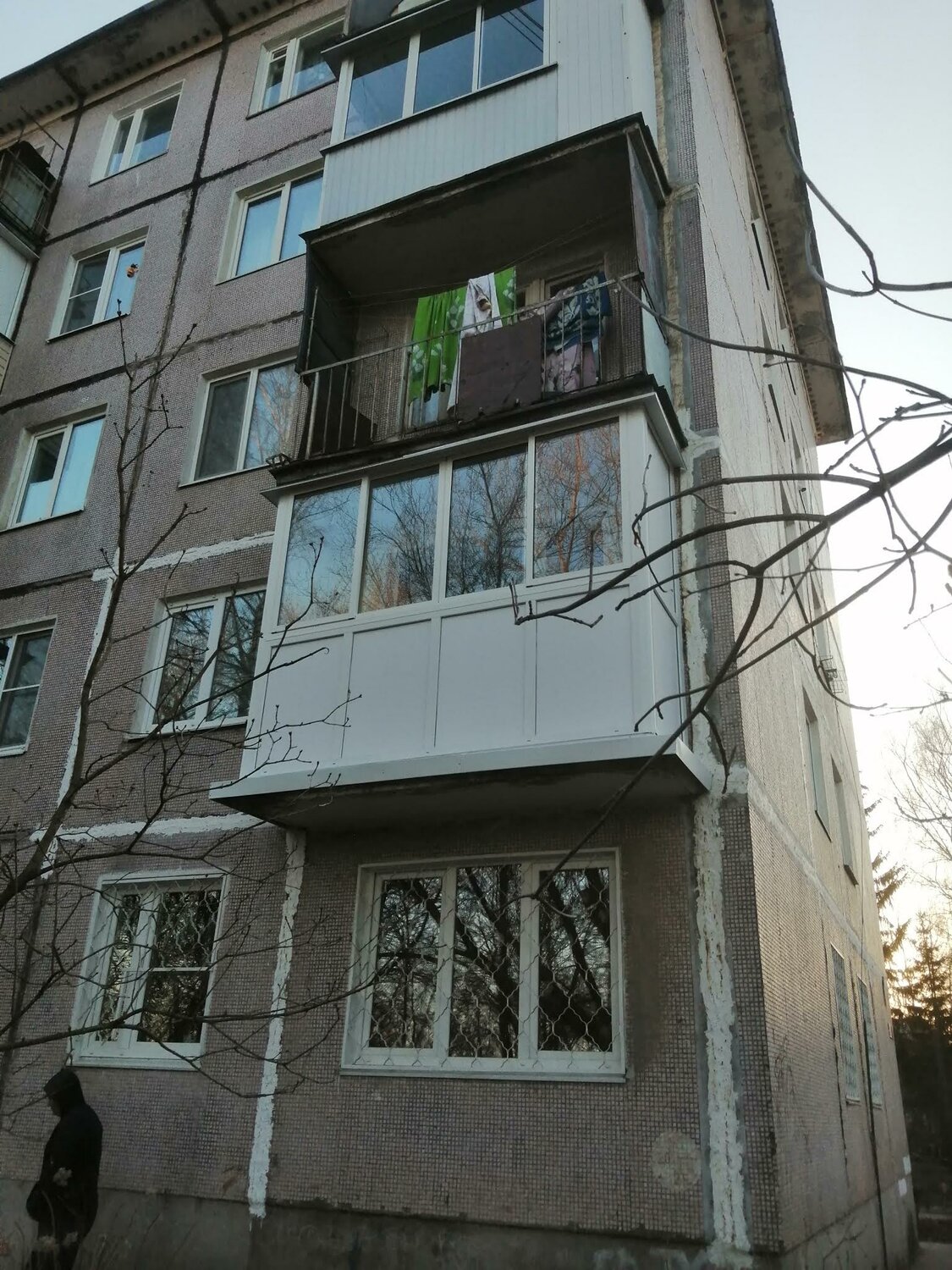 балконы, лоджия снаружи, остекление балконов, балкон в хрущевке, русский балкон
