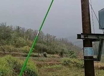 трубостойка для ввода электричества на участок, столбы лэп, столб для электричества, трубостойка для электричества, трубостойка для ввода