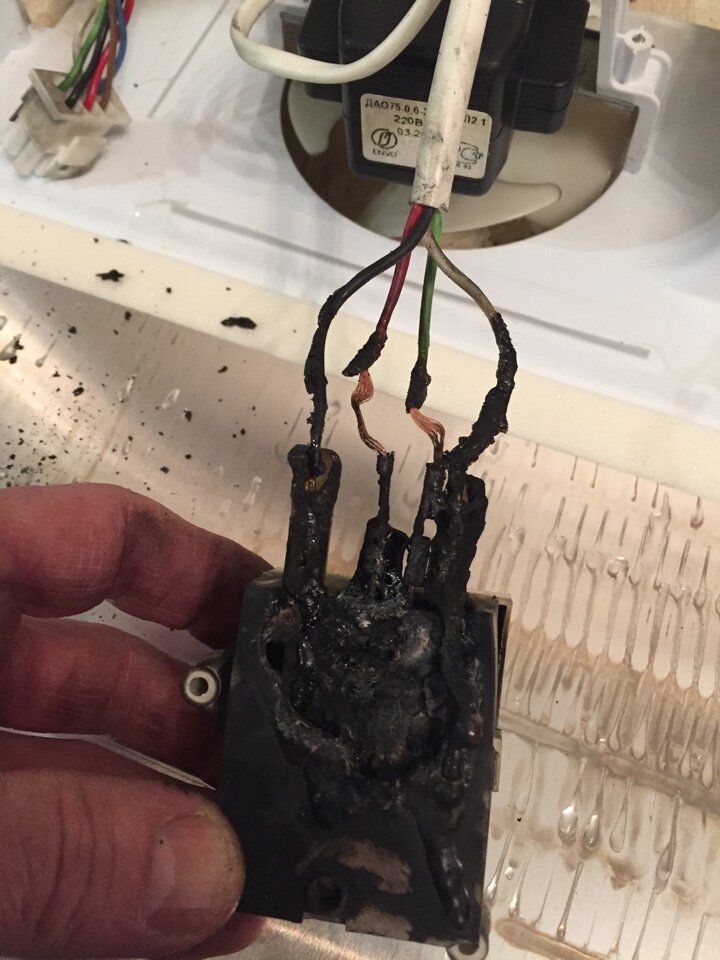 деталь, рено лагуна 1 1.9 разъёмы датчиков, обманка эффект датчиков холла, ремонт, разъем плафона гольф 5