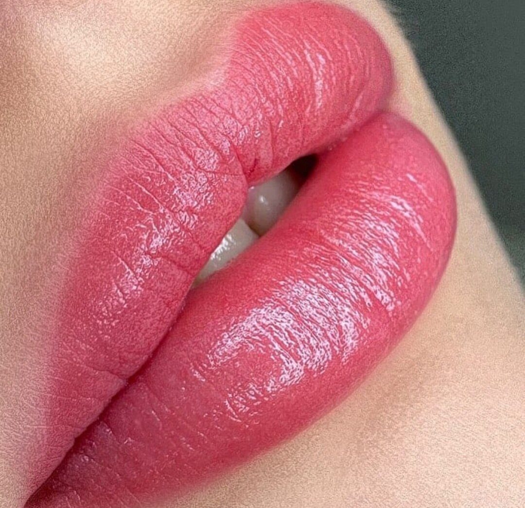 красный татуаж, яркий перманент губ, техника, татуаж, красота