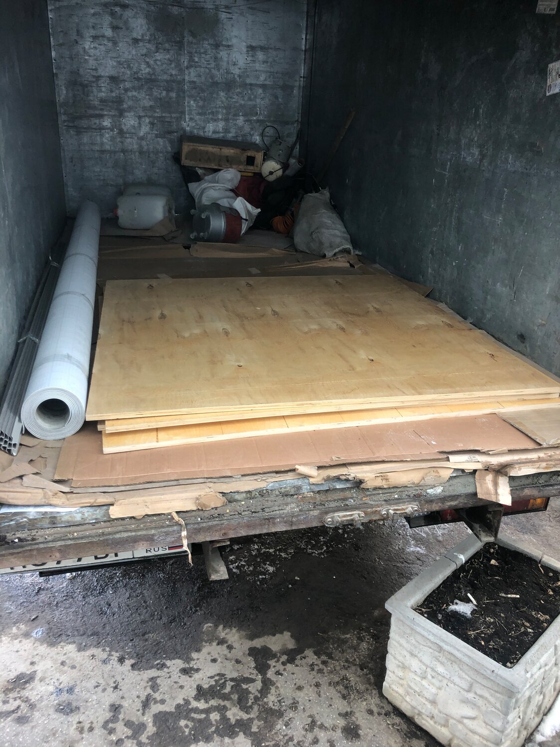 в гараже, деревянный пол в гараже, пол в будке газели, ремонт пола термобудки, двухуровневый гараж