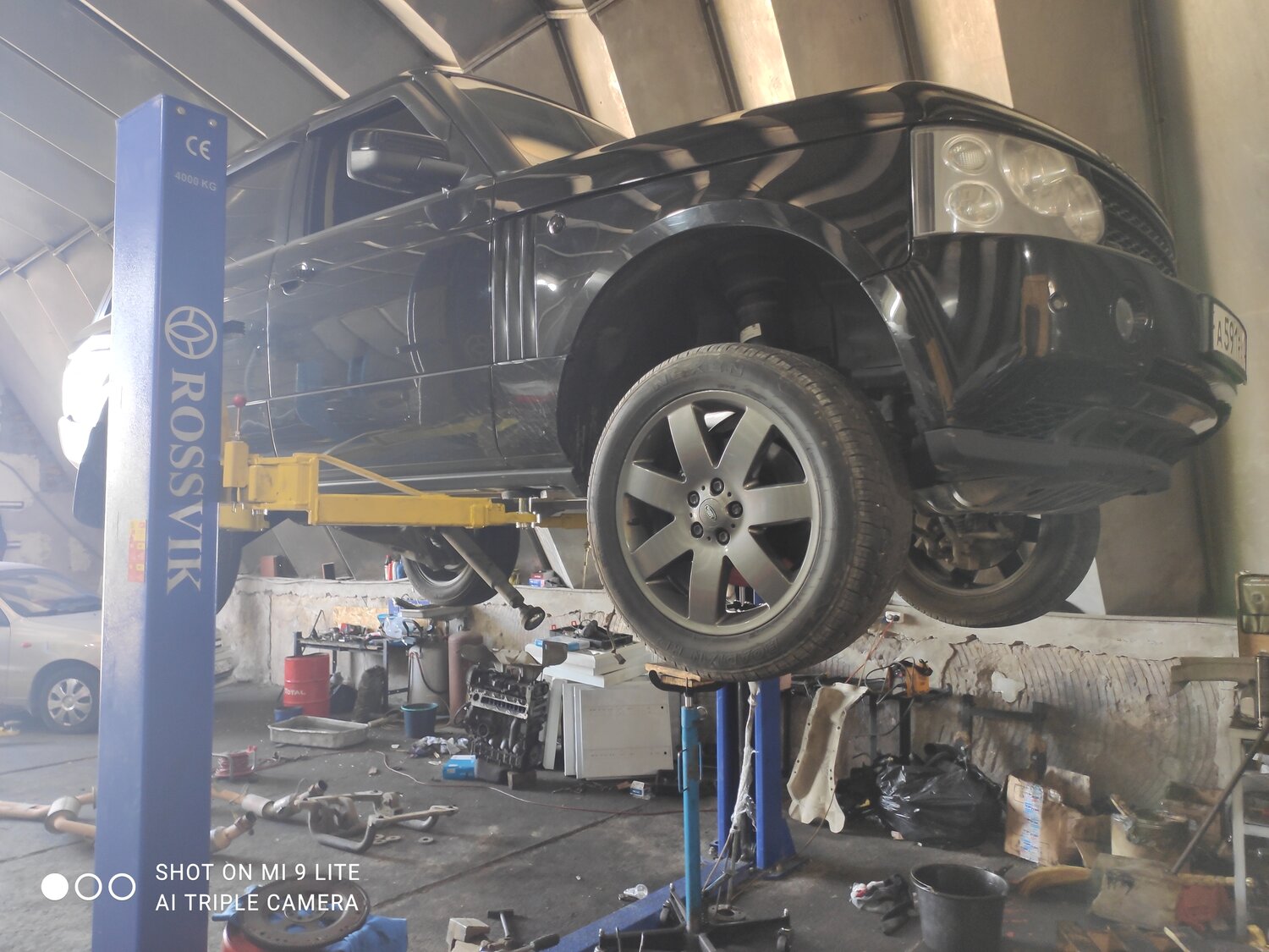 автомобиль, легковой автомобиль, е60 на подъемнике, авто, bmw на подъемнике