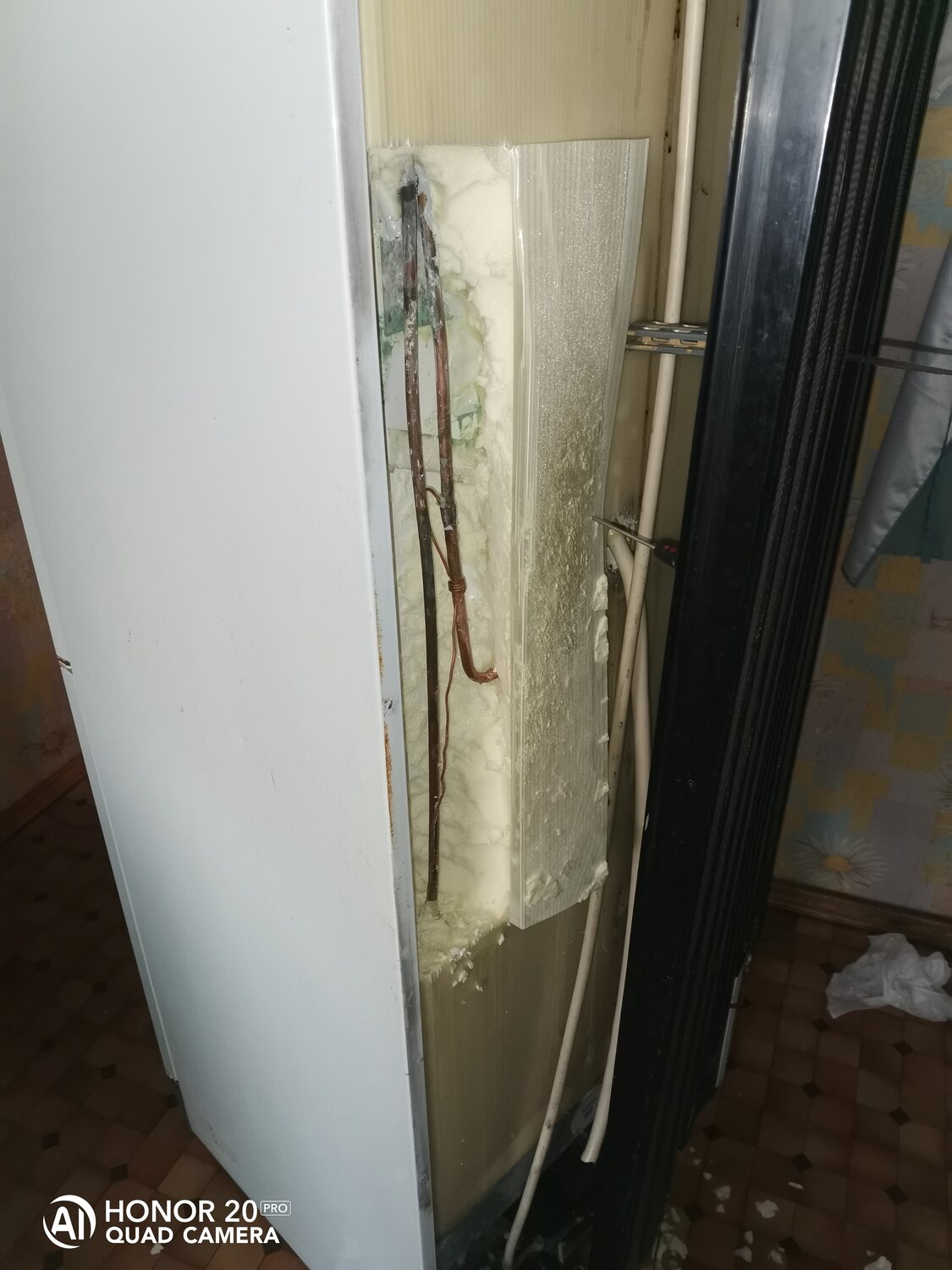 дверь, сломанный сейф, дверь входная металлическая, грязная входная дверь б/у, двери гардиан вскрытие