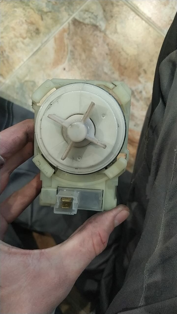 бош wvf 2000 сливной насос, сливной насос на стиральную машину бош лоджик 8, сливной насос 9000346607 siemens, сливной насос вятка автомат 16, сливной насос