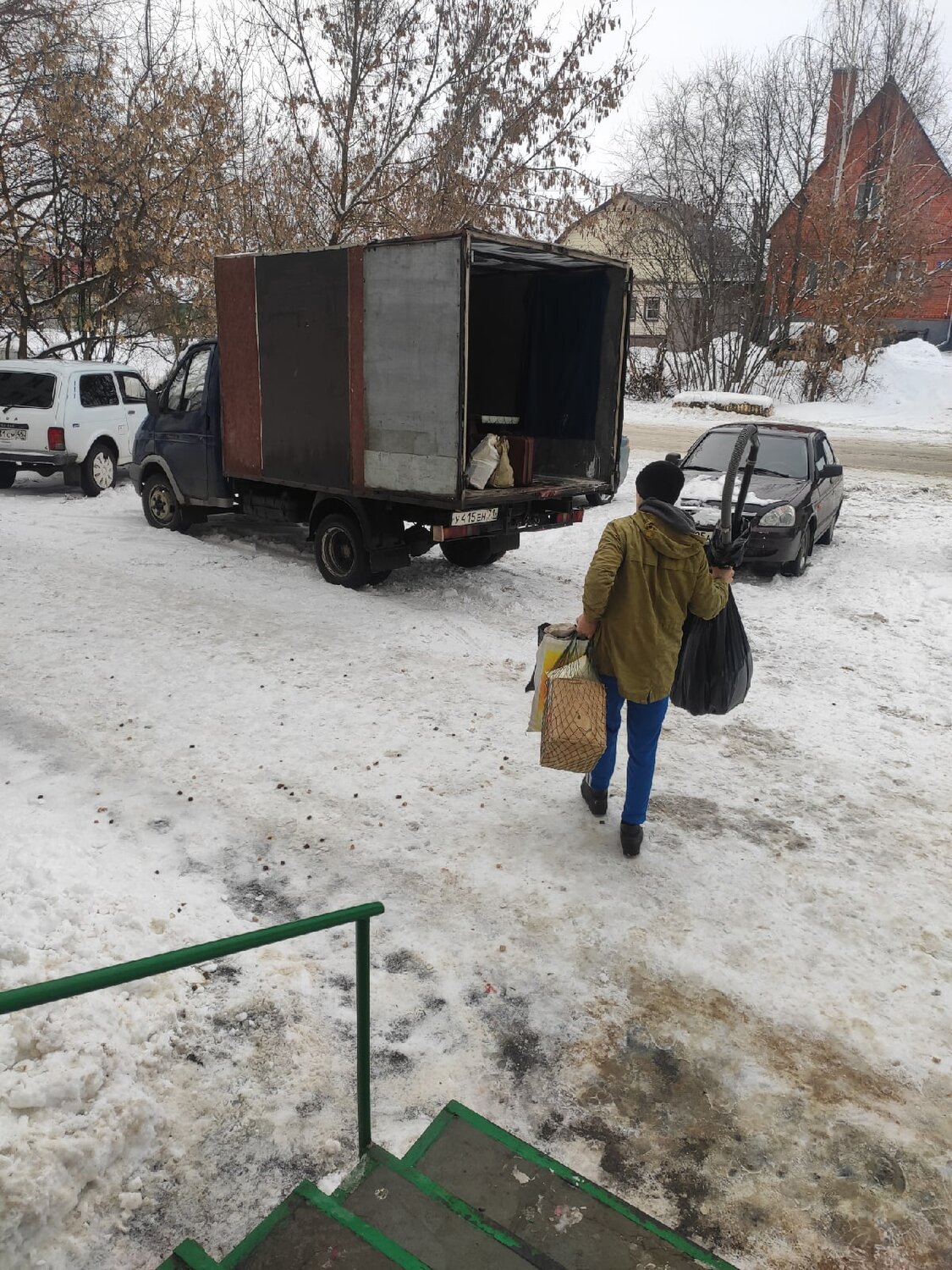 грузовик, грузчики зимой, грузовая, автомобиль, машина газель