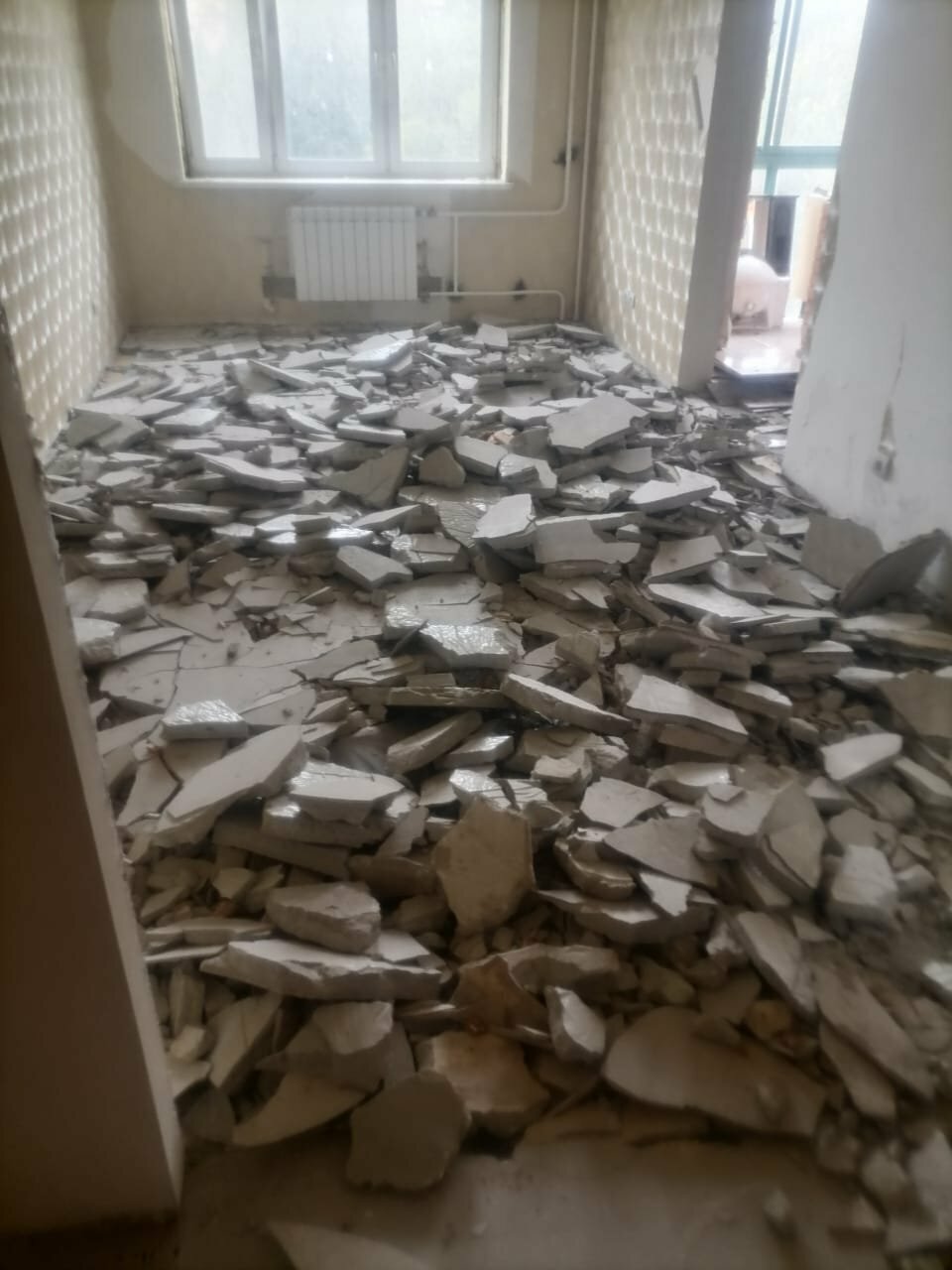 демонтажные работы, демонтаж пола, демонтаж стяжки пола, демонтаж пола в старом фонде, демонтаж