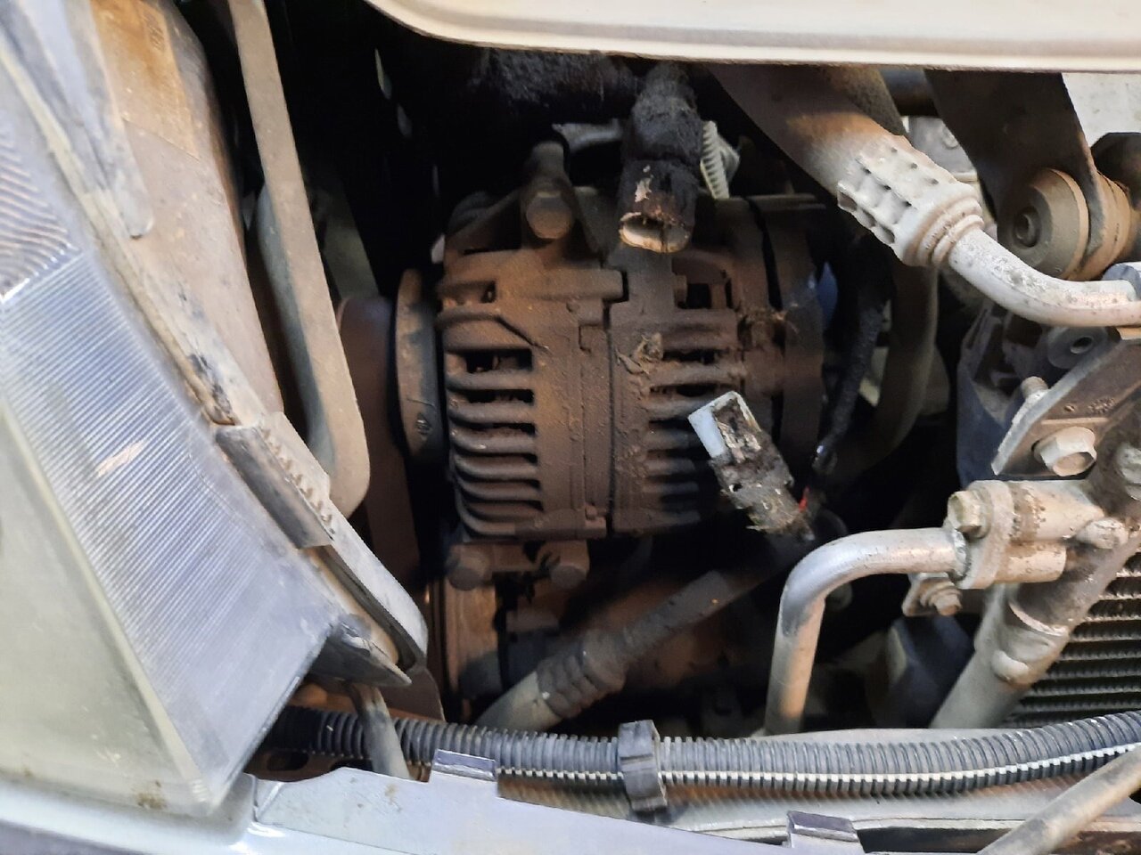 генератор рено симбол, генератор honda civic 1,4 d14z6, генератор рено симбол 1.4 8кл, ремень генератора хонда торнео 2л, меган 2 провода с генератора