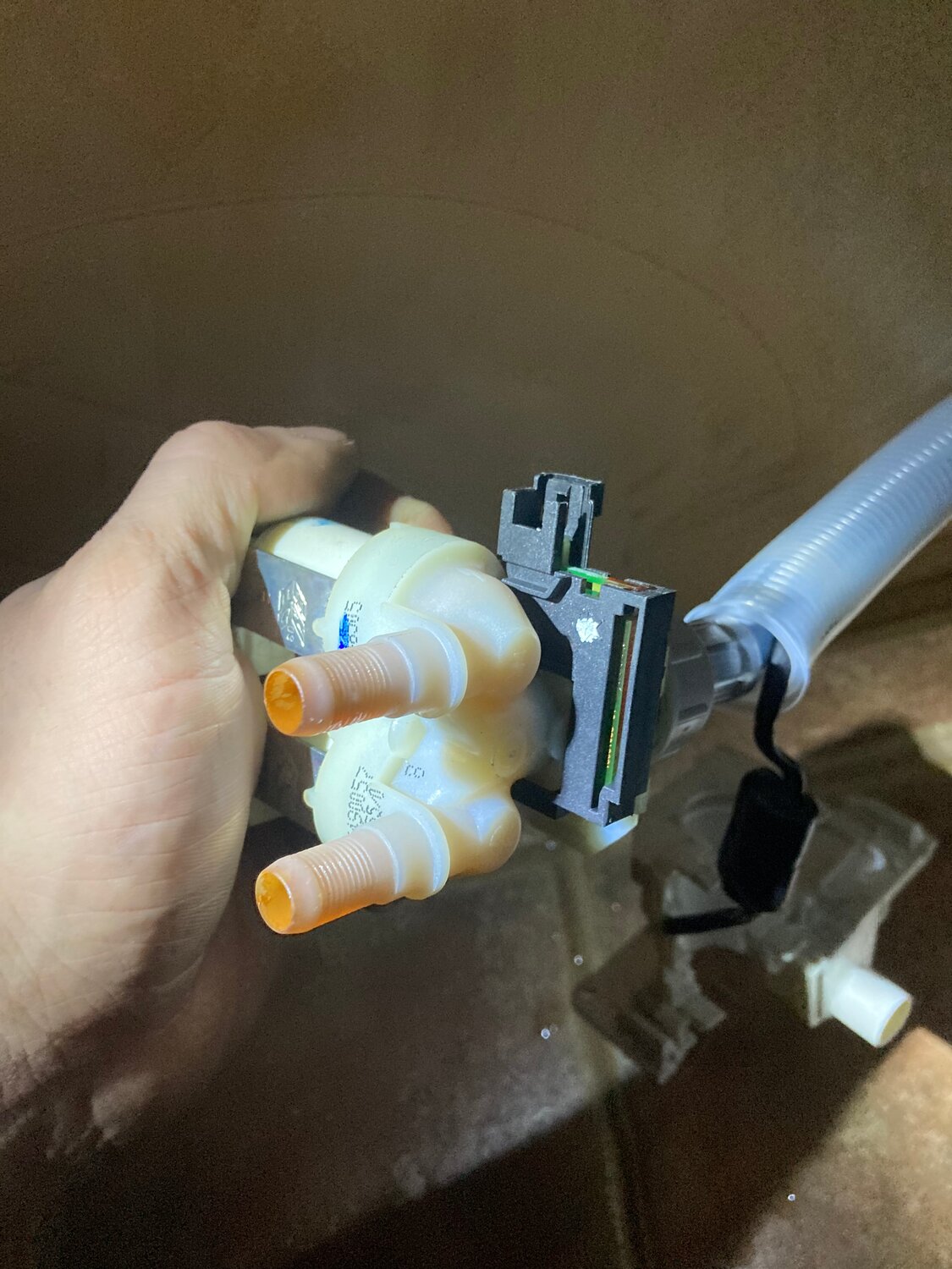 клапан подачи воды для стиральной машины, клапан подачи воды, входной клапан подачи воды для стиральной машины aeg, клапан подачи воды 1324416005, фильтр клапан подачи воды 33490354