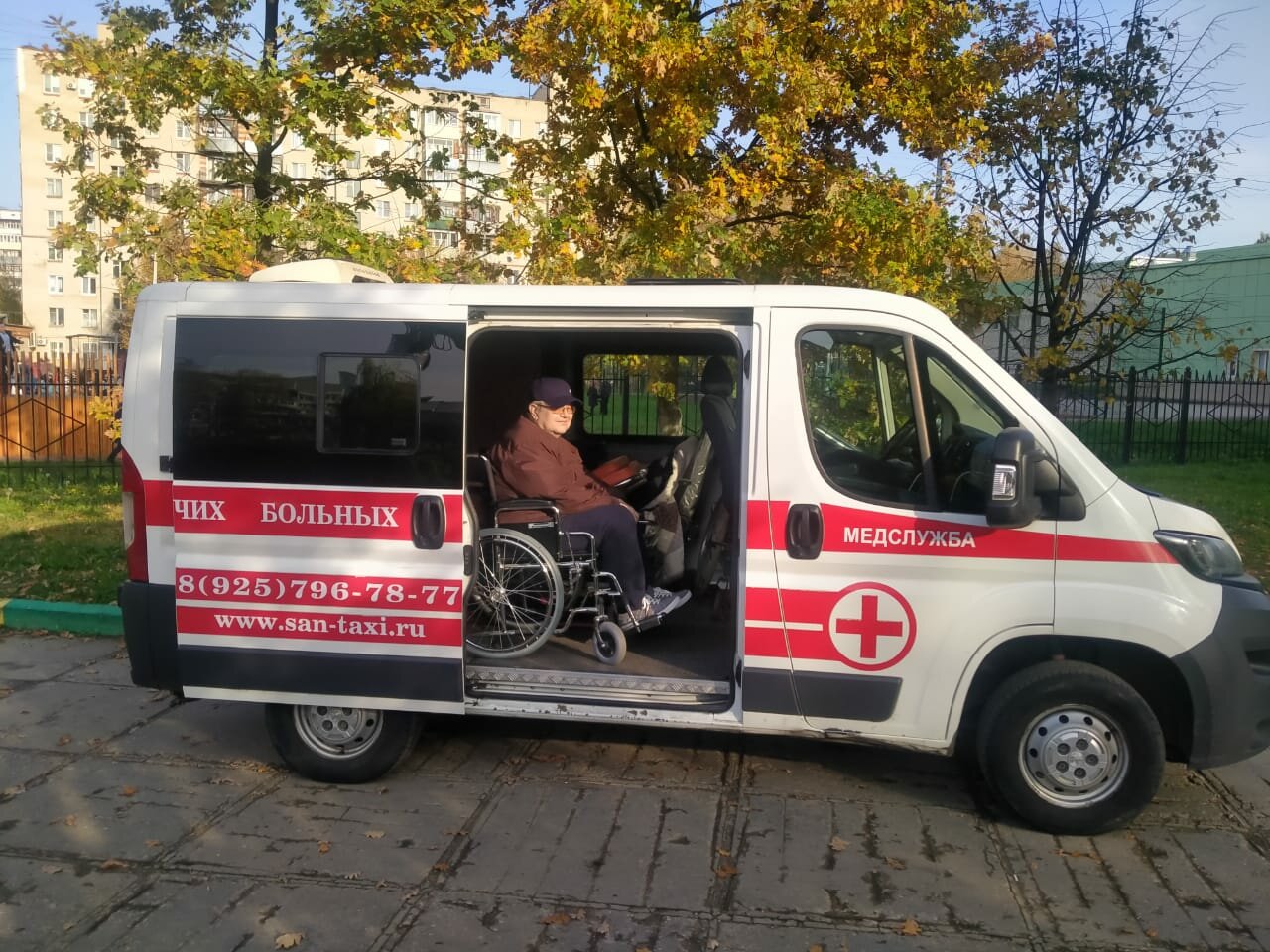 перевозка лежачих больных, скорая медицинская помощь, автомобиль скорой помощи, машины скорой помощи, автомобиль