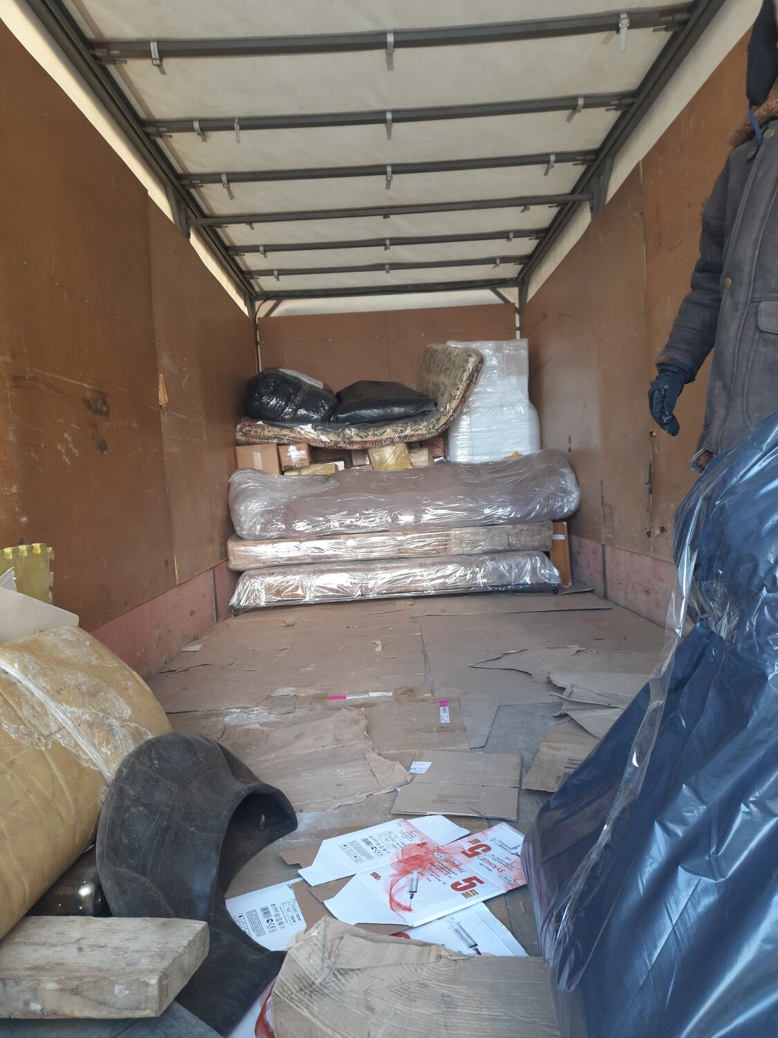 в гараже, газель с грузчиками, квартирный переезд, теплый гараж, вывоз строительного мусора