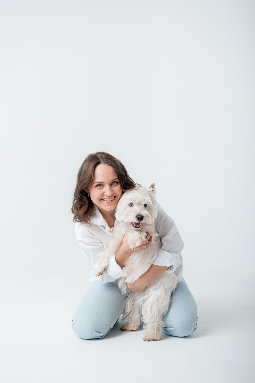 девушка с щенком, домашние животные, красивая девушка с собакой, собака, домашние питомцы