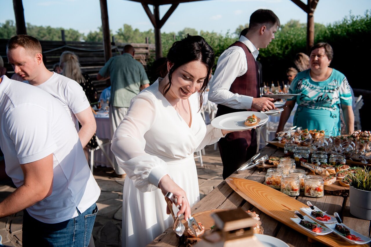 девушка, кейтеринг, ужин, ярмарка, кейтеринг на свежем воздухе