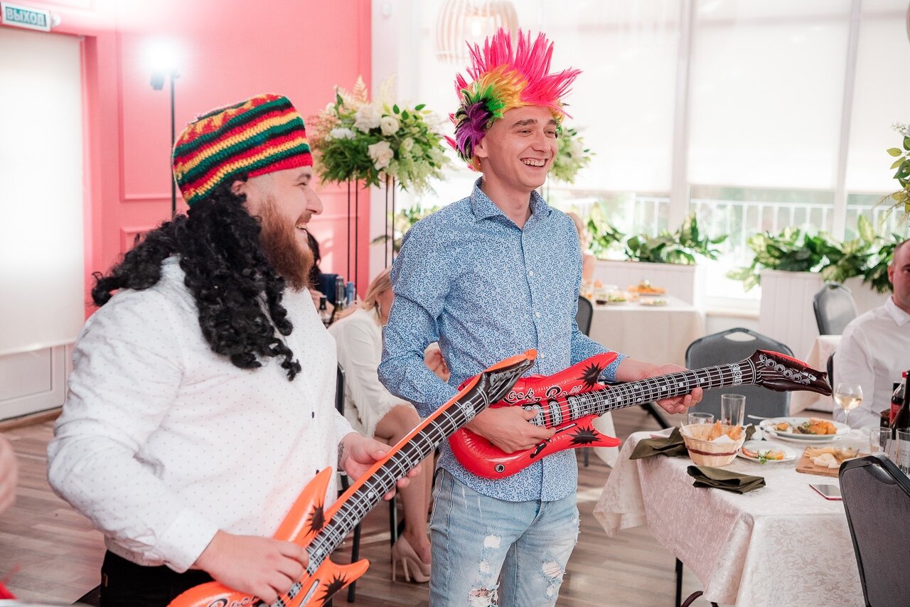 la fiesta сериал, тамада саратов, мужчина, конверт в стиле 90-х, тамада