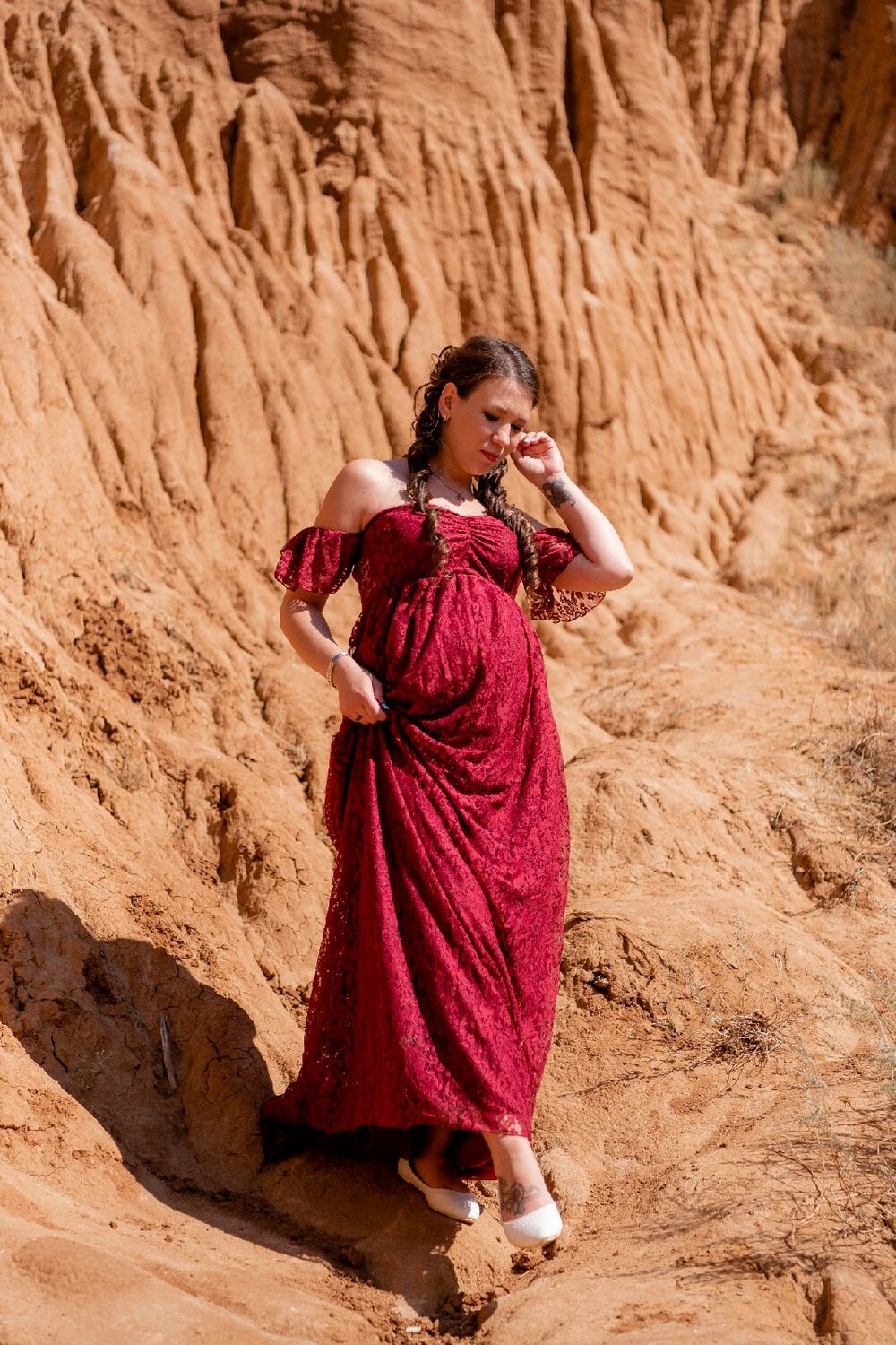 девушка, женщина, амман иордания девушки, красное льняное платье, индийское сари