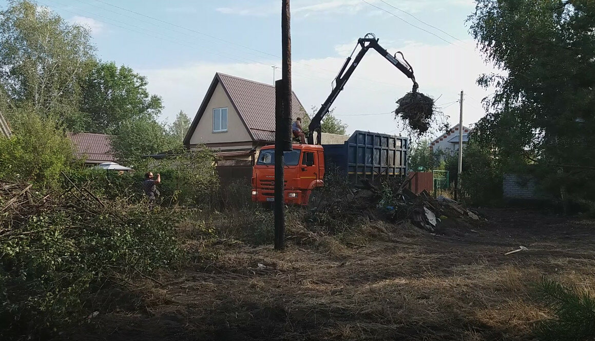 ломовоз, расчистка участка, на свалке, расчистка, несанкционированные свалки
