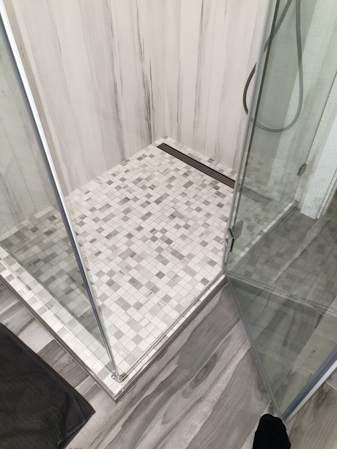 душевой поддон из керамогранита kerama marazzi, душевой уголок трапеция без поддона-нирвана, душевой поддон из плитки, душевая кабина, душевой поддон 1200х900 серый