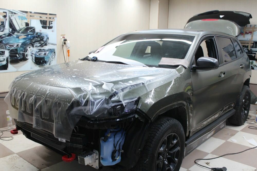 автомобиль, авто, тойота тундра в пленке, черная пленка для авто, toyota land cruiser prado