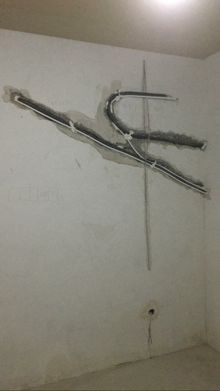 штробление трассы под кондиционер, штроба под кондиционер, закладка трассы под кондиционер, штроба для кондиционера, штроба под трассу кондиционера размеры