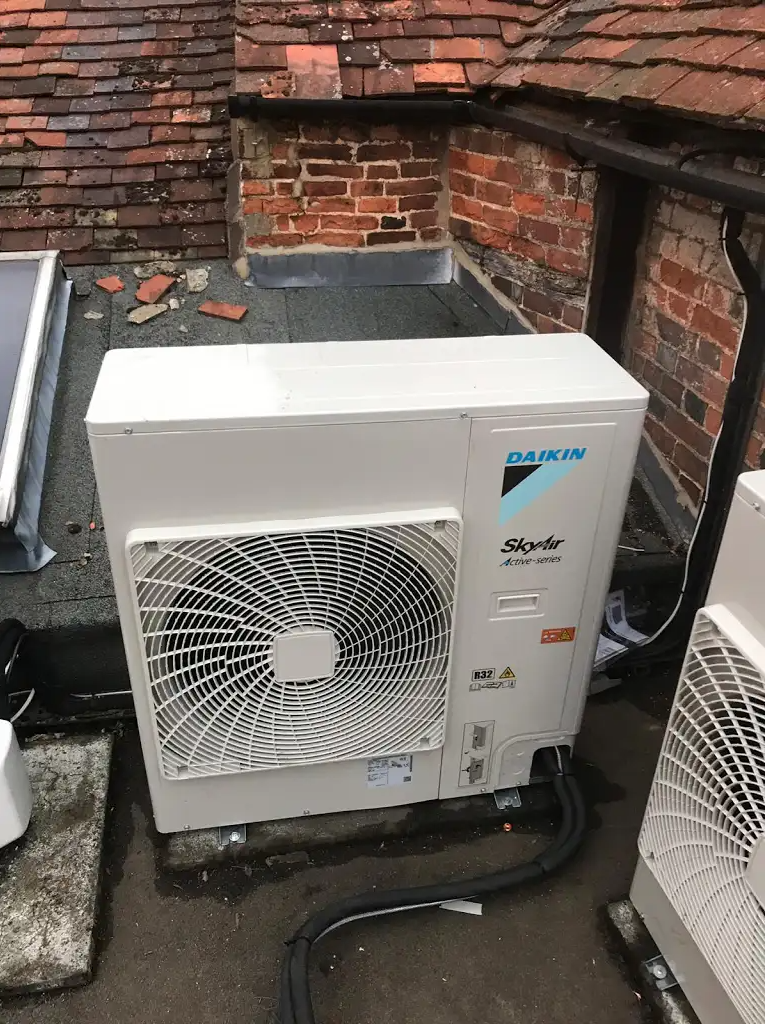 кондиционер, дайкин кондиционер rr71b2v3b, наружный блок daikin rzqsg140l7y, наружный блок кондиционера jax, наружный блок daikin rr100bv