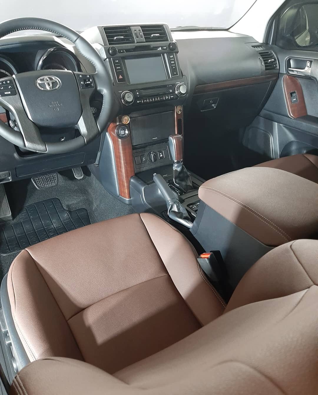 toyota land cruiser prado, toyota land cruiser 200 салон, land cruiser prado 150 коричневый салон, ленд крузер 200 рыжий салон, Nissan Pathfinder III Рестайлинг