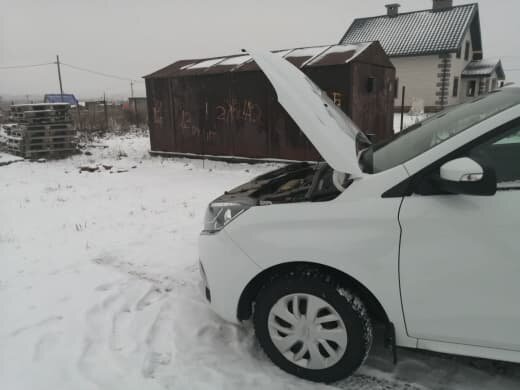 автомобиль, авто, kia rio, киа рио 4 белый зима, упоры капота форд мондео 2001