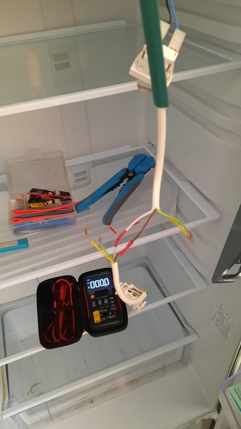 электромонтажные работы, электрический щиток в гараж, открытый электрощит для гаража, электричество, электромонтаж