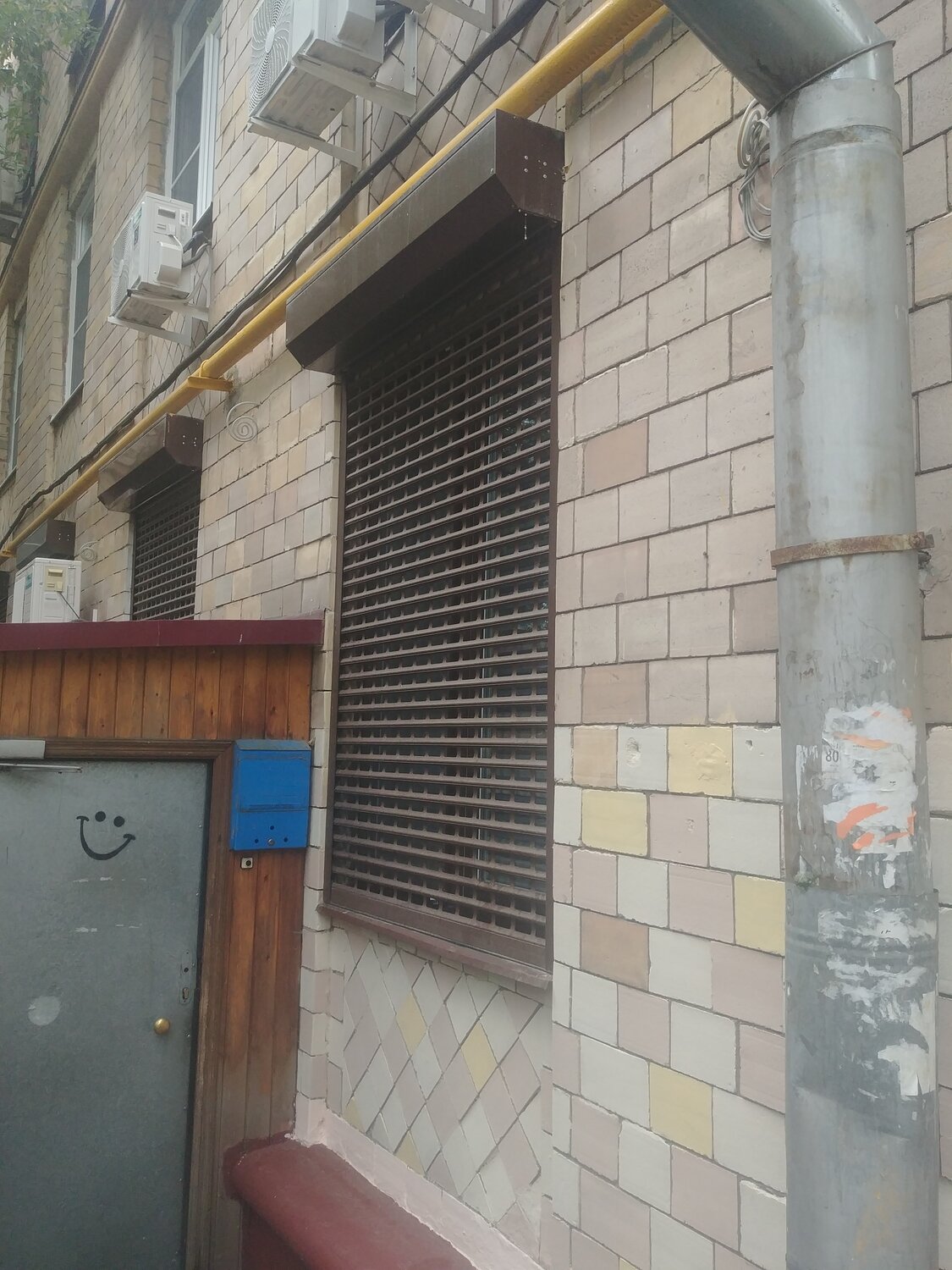продам псков здание труда 37, улица, дом, защитные решетки алютех, помещение