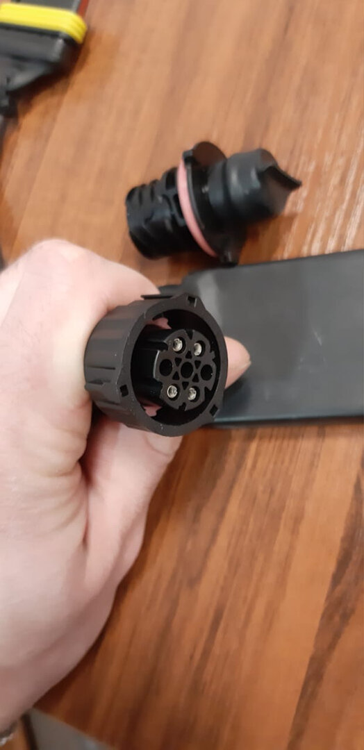розетка прицепа 7pin/ 24v scania, адаптер для фаркопа audi 13-7 пин, разъем прицепа аv 4007, переходник разъема прицепа usa на 7 pin, электроразъём для грузового прицепа 7 пин тип с