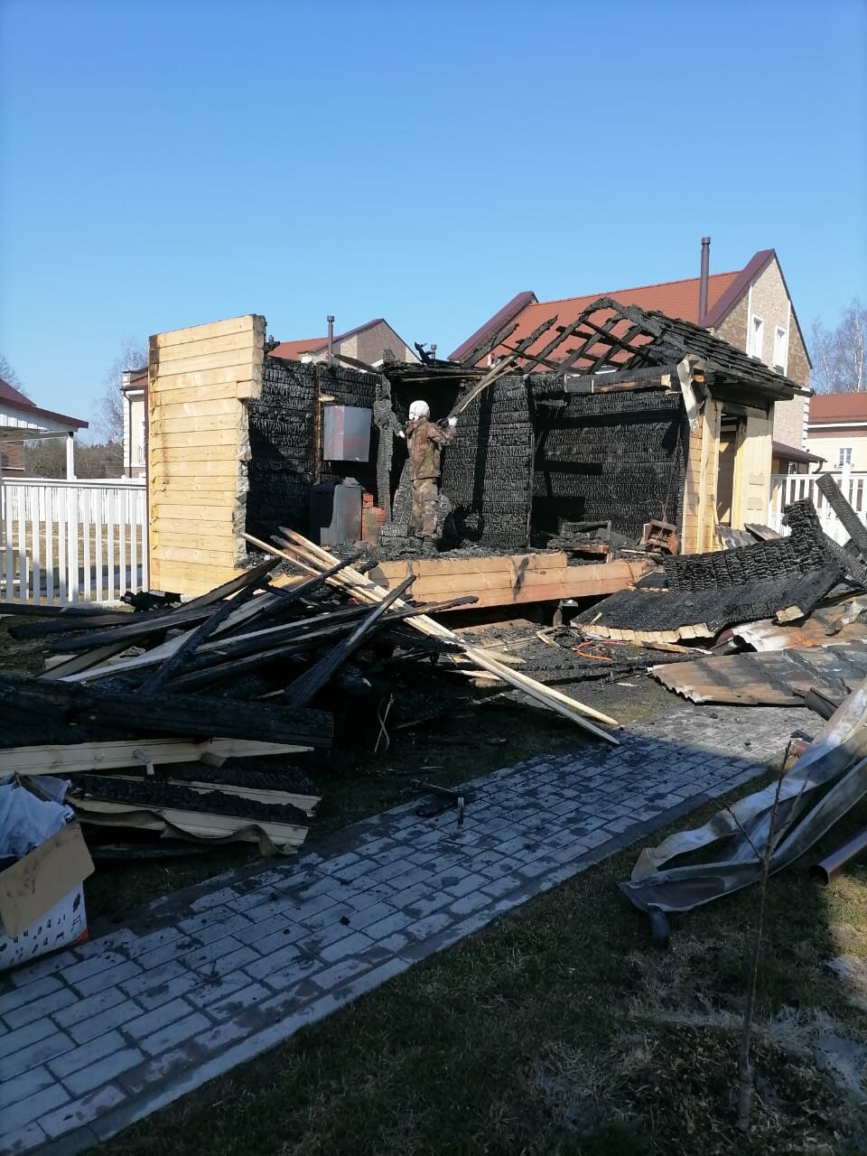 деревни, сгоревший дом, пожар в д смолиговка, в селе, дома после пожара