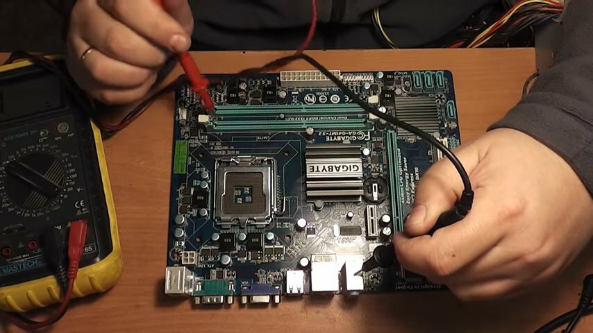 Ремонт материнских плат в компьютерах