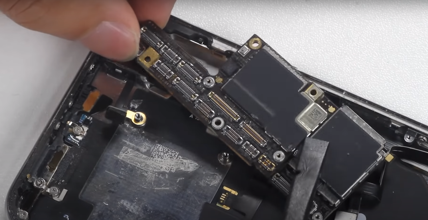 ipad mini 2 динамик, плата айфон 5s разбор, греется плата iphone 6, винты динамик iphone 6, iphone 5s микросхема задняя камеры