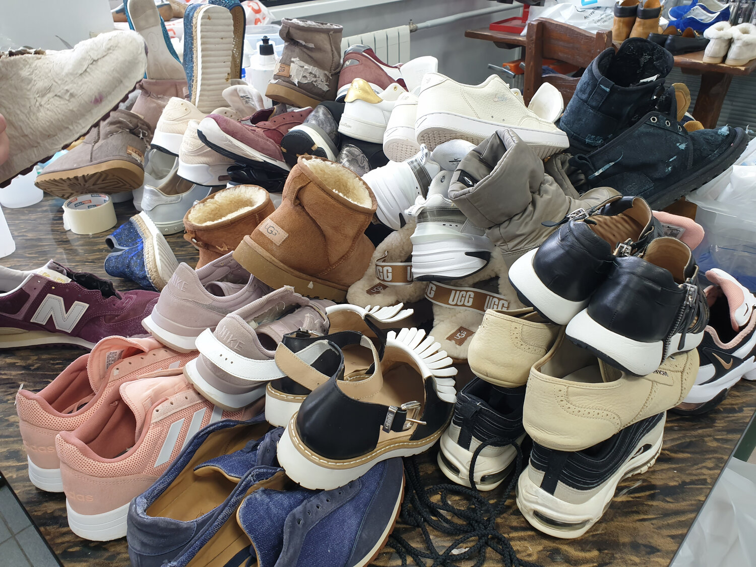 обувь, обувь женская, рынки в турции обувь, снятая обувь, обувь для мальчиков