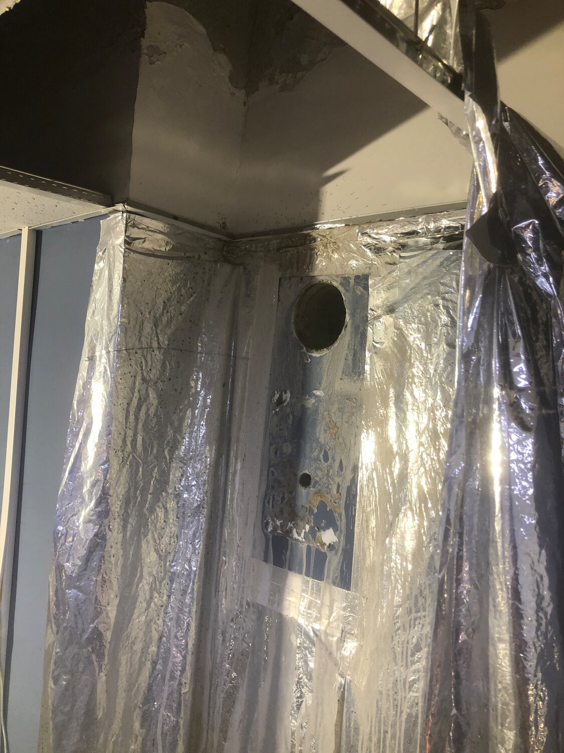 пвх завесы, огне шумоизоляция для бани фольгированная, гроутент, отклеивается дождик с потолка, фольга для бани