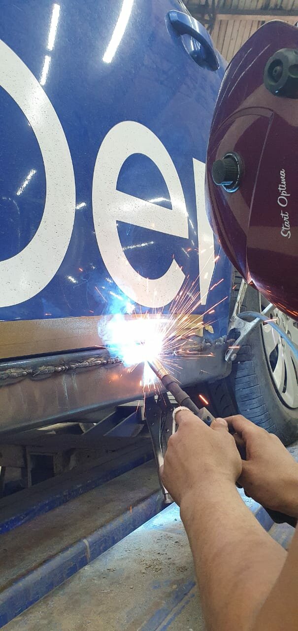 сварка автомобиля, газовая сварка кузова автомобиля, сварка, техника, сварочные работы автомобиля