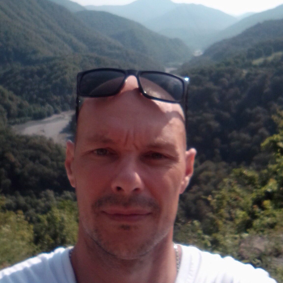 Андрей Комаров